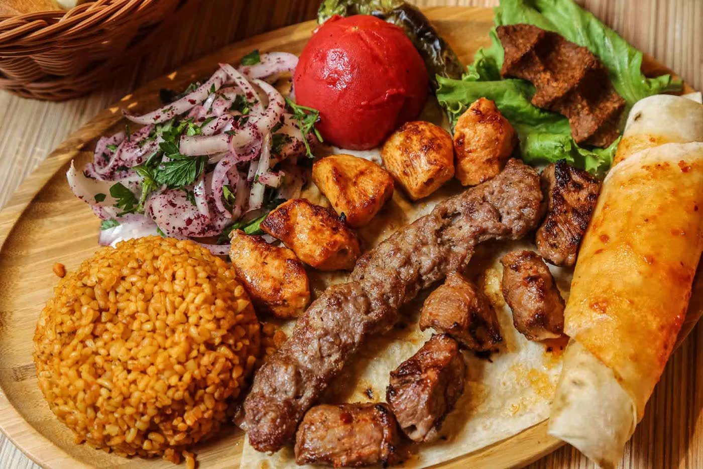 Karışık kebap tabağı